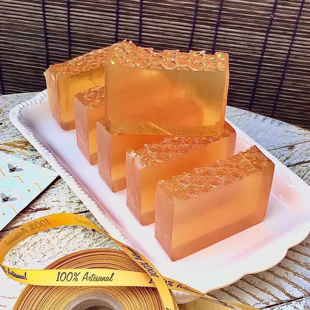 Sabonete de mel, aloe vera e oliva